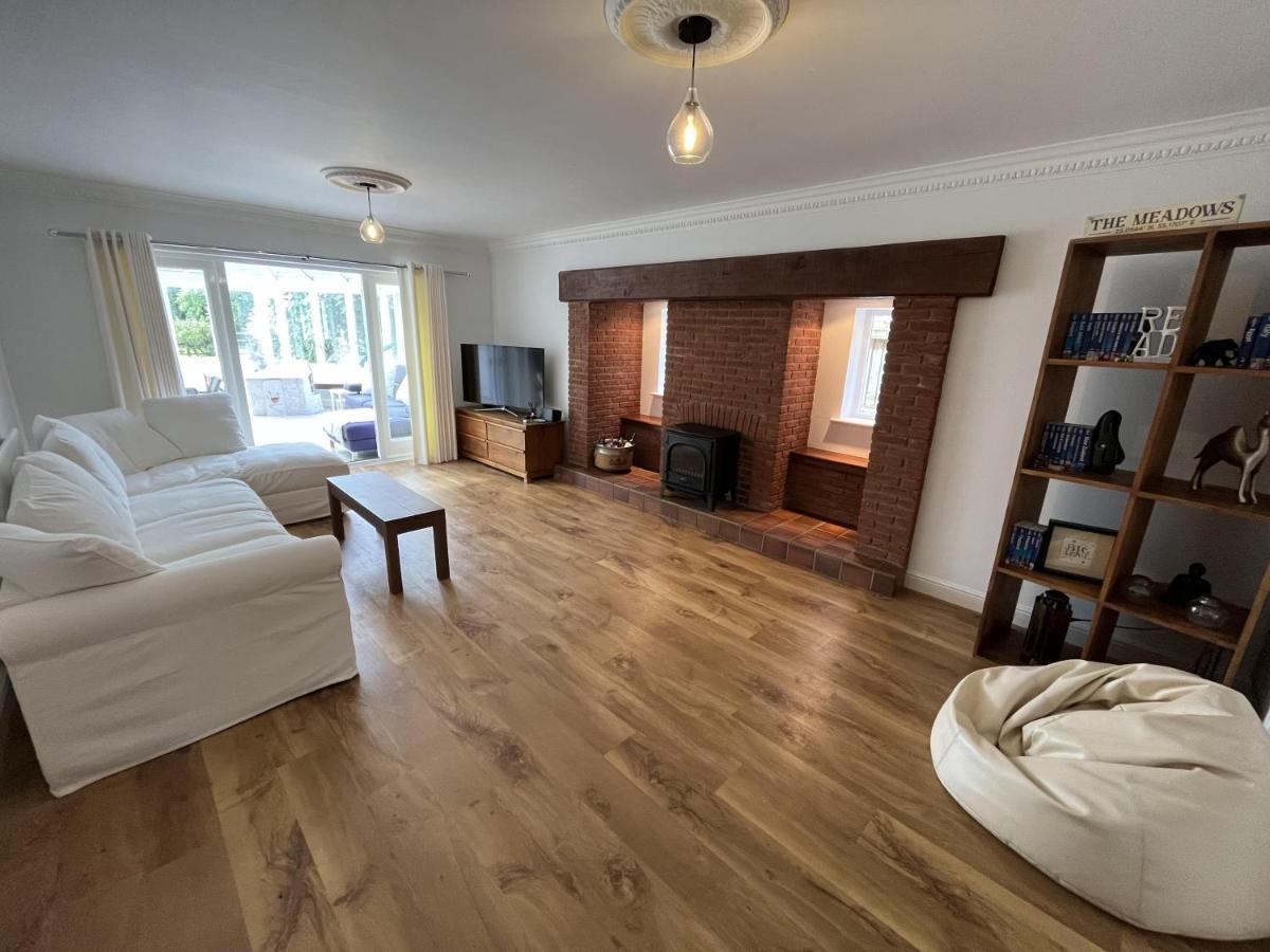 5 Bedroom 4 Bathroom Gym Playroom Country Home Лемингтън Спа Екстериор снимка